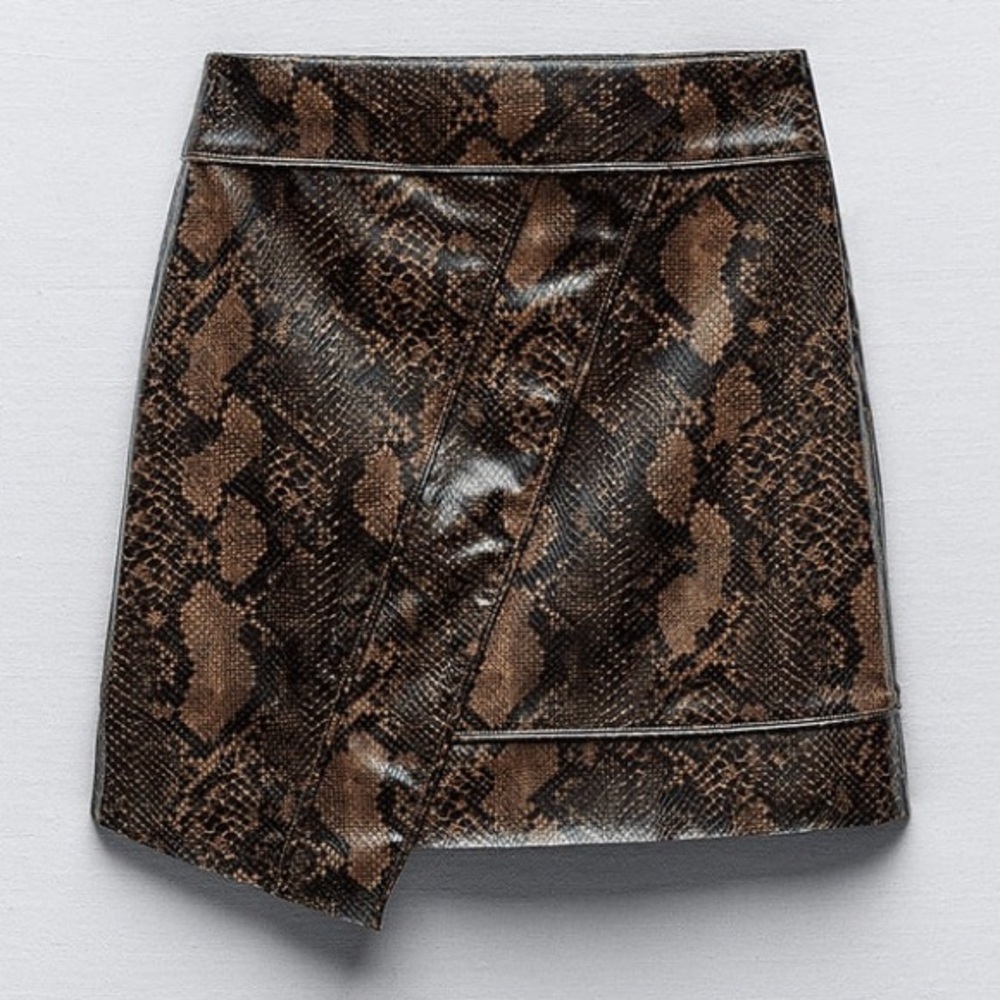 ZARA FAUX LEATHER MINI SKIRT